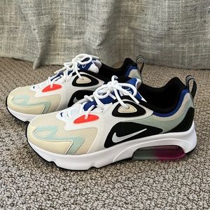 Nike AIR MAX 200. Size US 7,5